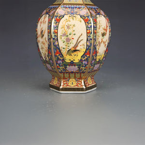 Vase Prestige Émaillé – Motifs Impériaux en Céramique